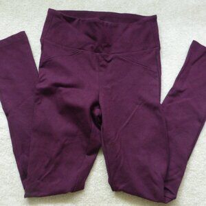 LE CHATEAU high waist stretchy maroon leggings